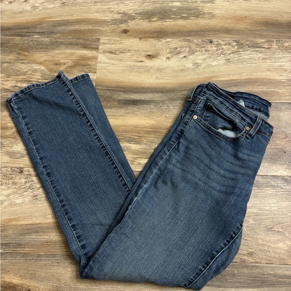 Women’s Levi Straight Jeans